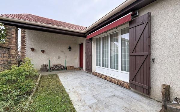 Maison à vendre    6 pièces • 160 m2 Voisins-le-Bretonneux