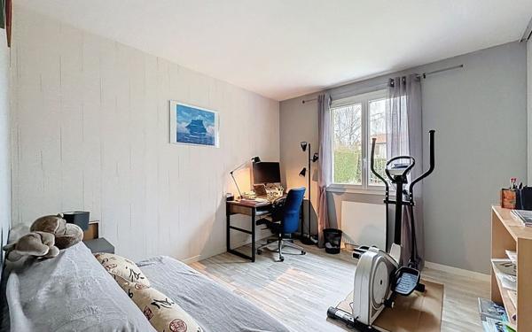 Maison à vendre    6 pièces • 160 m2 Voisins-le-Bretonneux