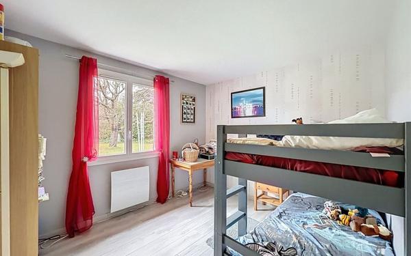 Maison à vendre    6 pièces • 160 m2 Voisins-le-Bretonneux