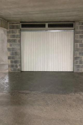 GARAGE A LOUER - LILLE - 15 m 2 - 100 € charges comprises par mois