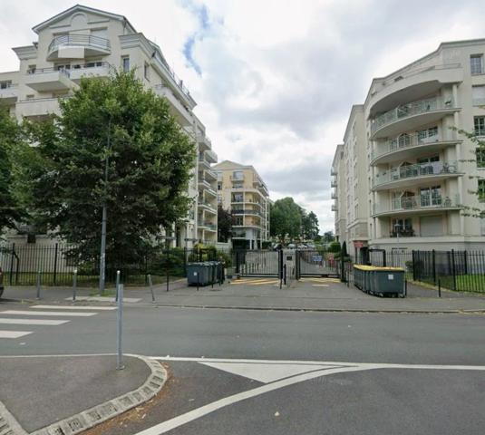GARAGE A LOUER - LILLE - 15 m 2 - 100 € charges comprises par mois