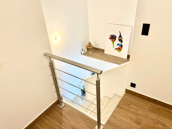 MAISON CONTEMPORAINE - 141 m² - MEUCON