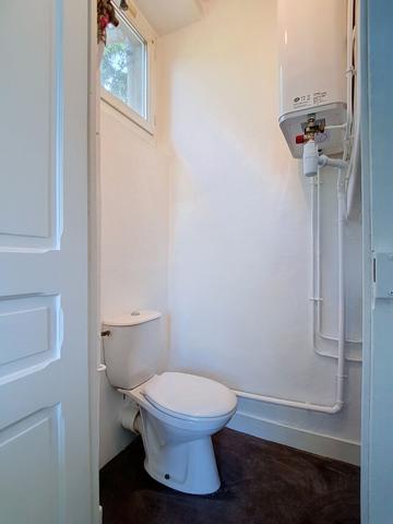 A louer BILLERE en limite de PAU (face au parc du Château) Appartement  T2 bis rénové  de 52,65 m² avec climatisation réversible et garage