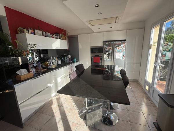 Maison 4 pièces- Saint Mitres Les Remparts