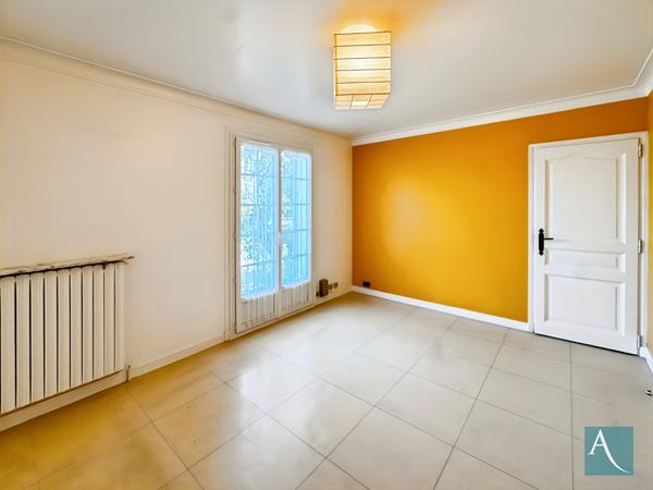 Demeure de caractère EGLY 235 m² Charme, volumes et appartement indépendant