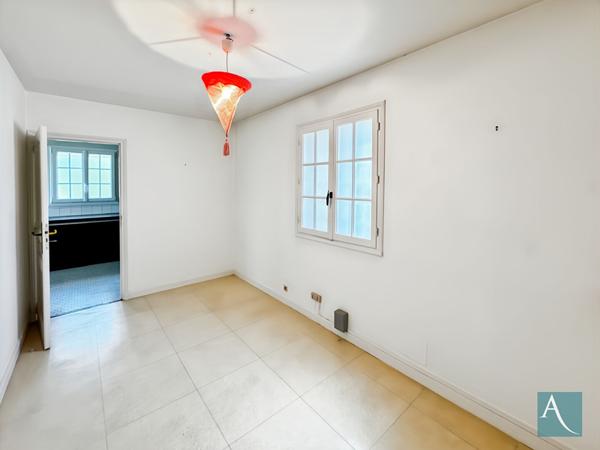 Demeure de caractère EGLY 235 m² Charme, volumes et appartement indépendant