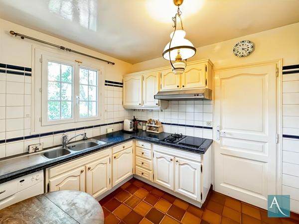 Demeure de caractère EGLY 235 m² Charme, volumes et appartement indépendant