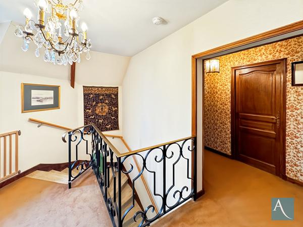 Demeure de caractère EGLY 235 m² Charme, volumes et appartement indépendant