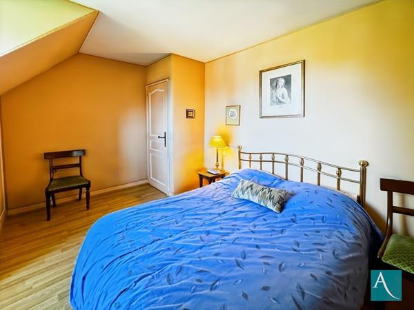 Demeure de caractère EGLY 235 m² Charme, volumes et appartement indépendant