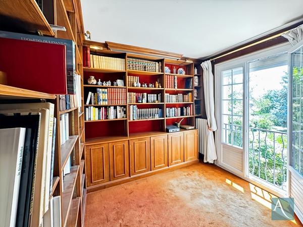 Demeure de caractère EGLY 235 m² Charme, volumes et appartement indépendant