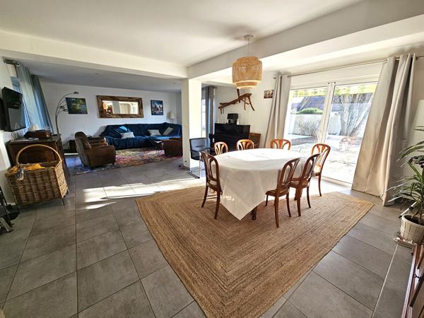 Maison 7 pièces 219.57 m2