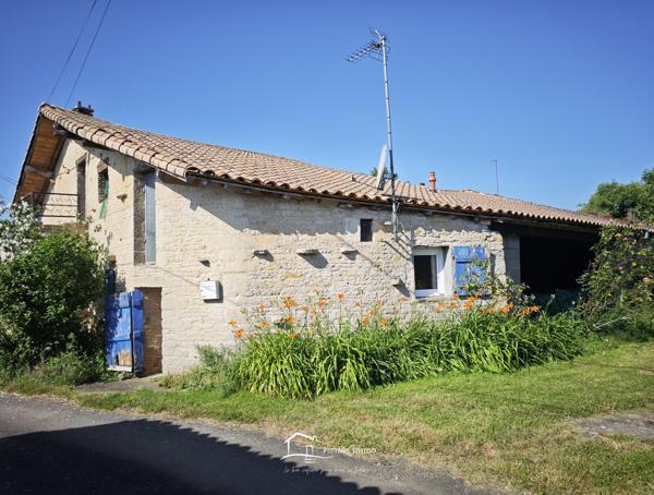 MAISON AVEC GRANGE ET TERRAIN CLOS DE MURS Lezay (79120)