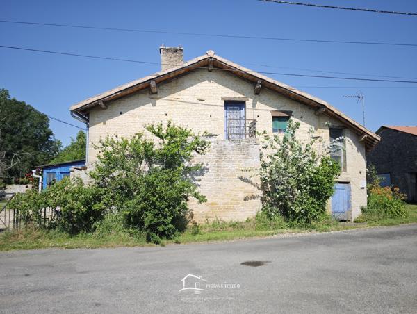 MAISON AVEC GRANGE ET TERRAIN CLOS DE MURS Lezay (79120)