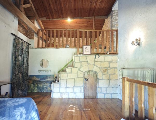 MAISON AVEC GRANGE ET TERRAIN CLOS DE MURS Lezay (79120)