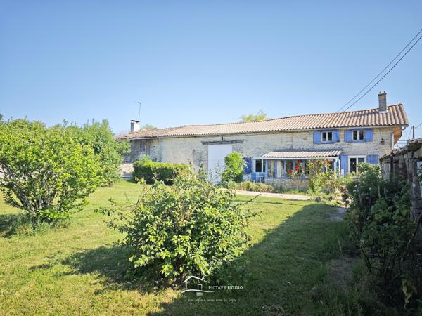 MAISON AVEC GRANGE ET TERRAIN CLOS DE MURS Lezay (79120)
