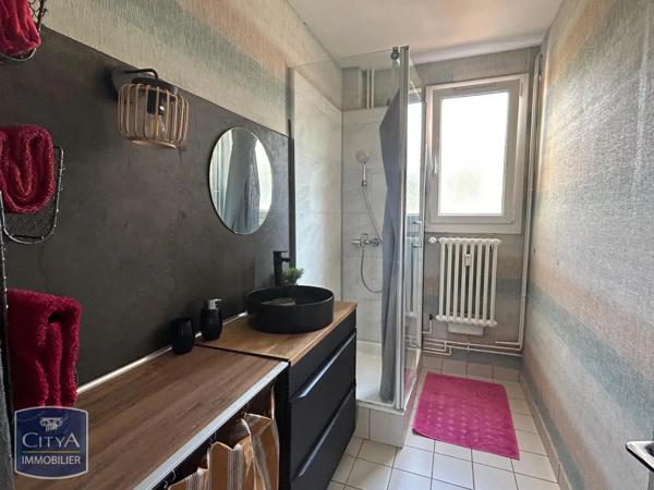 Appartement à louer 2 pièces 49.56m² Le Mans (72000)
