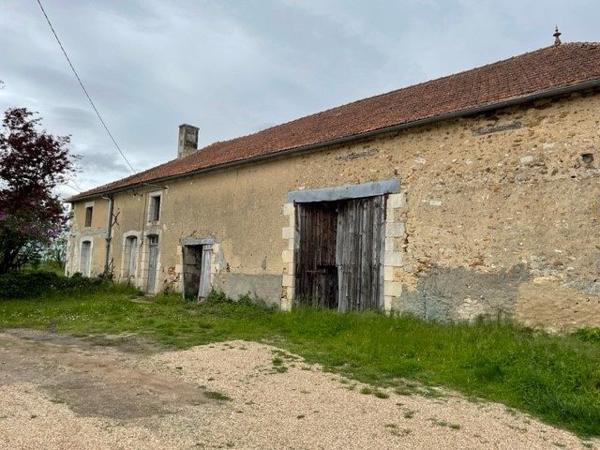CHAUVIGNY - corps de ferme à rénover