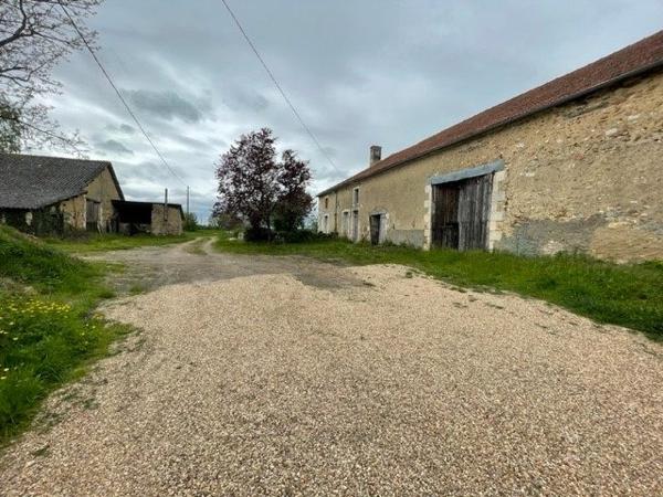 CHAUVIGNY - corps de ferme à rénover