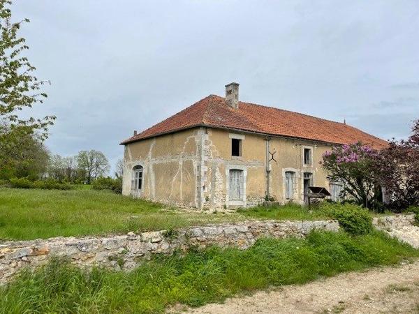 CHAUVIGNY - corps de ferme à rénover