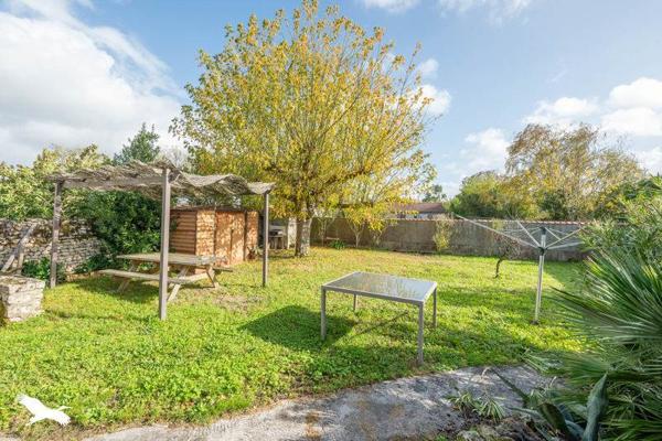 Maison à vendre |  Saint-Just-Luzac |  5 pièces | 135 m²