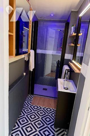 DUNKERQUE, on pose ses meubles dans cette Magnifique MAISON 1930 de 237 m² habitables, baignée ...