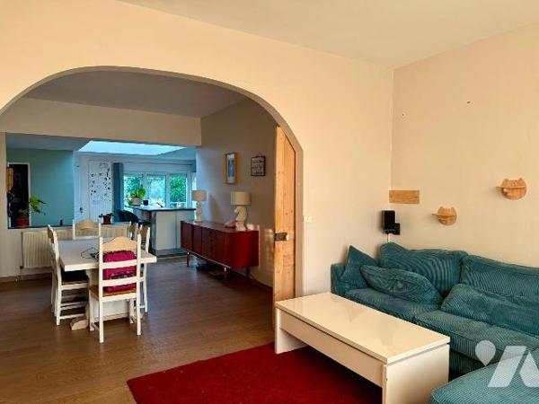 DUNKERQUE, on pose ses meubles dans cette Magnifique MAISON 1930 de 237 m² habitables, baignée ...