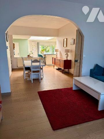 DUNKERQUE, on pose ses meubles dans cette Magnifique MAISON 1930 de 237 m² habitables, baignée ...