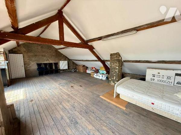 DUNKERQUE, on pose ses meubles dans cette Magnifique MAISON 1930 de 237 m² habitables, baignée ...
