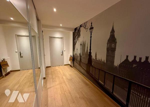 DUNKERQUE, on pose ses meubles dans cette Magnifique MAISON 1930 de 237 m² habitables, baignée ...