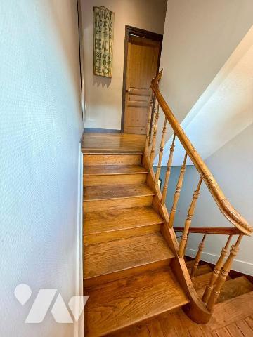 DUNKERQUE, on pose ses meubles dans cette Magnifique MAISON 1930 de 237 m² habitables, baignée ...