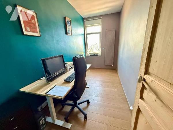 DUNKERQUE, on pose ses meubles dans cette Magnifique MAISON 1930 de 237 m² habitables, baignée ...