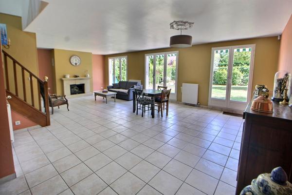 Maison Vernouillet 7 pièce(s) 165 m2 €525 000 ** - Référence 1659