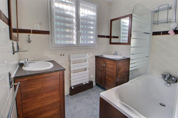 Maison Vernouillet 7 pièce(s) 165 m2 €525 000 ** - Référence 1659