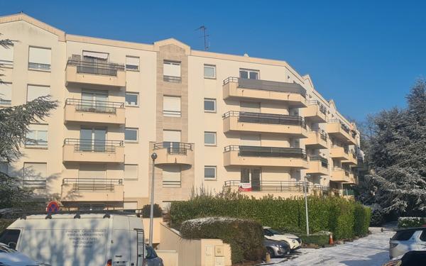 Appartement à vendre    2 pièces • 43,80 m2 Évry