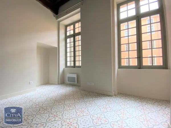 Appartement à louer 2 pièces 52.15m² Mâcon (71000)