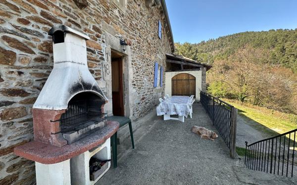 Maison à louer    4 pièces •  Saint-André-Lachamp