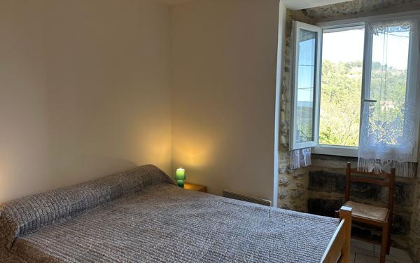 Maison à louer    4 pièces •  Saint-André-Lachamp