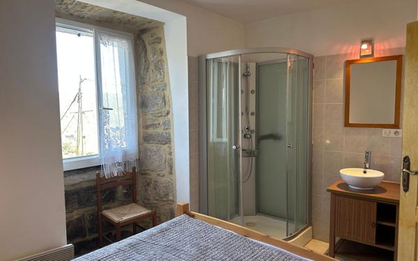 Maison à louer    4 pièces •  Saint-André-Lachamp