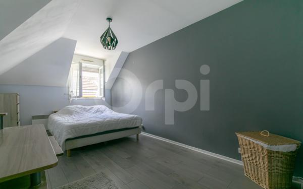 Appartement à vendre    5 pièces • 98,30 m2 Émerainville