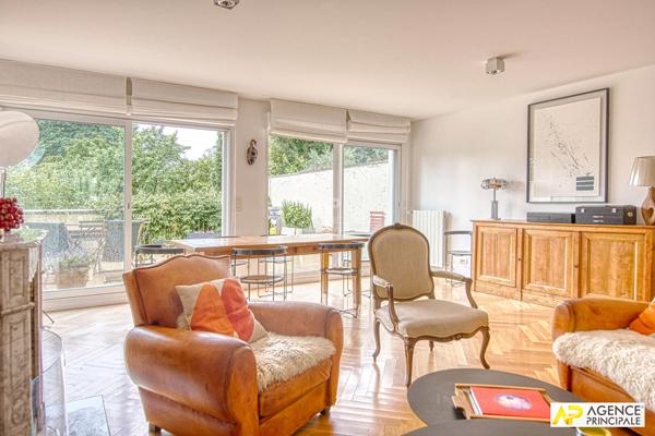 Le Chesnay Saint jean - Maison familiale 7 pièces de 222 m2 au sol sur parcelle d'environ 300 m2 avec son sous sol total et garage €1 250 000 ** - Référence 27905