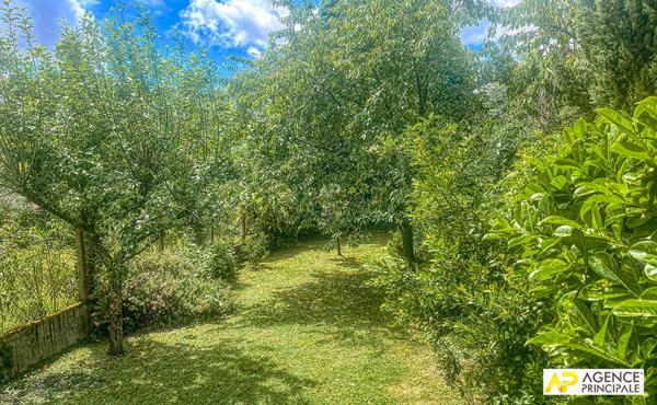 Le Chesnay Saint jean - Maison familiale 7 pièces de 222 m2 au sol sur parcelle d'environ 300 m2 avec son sous sol total et garage €1 250 000 ** - Référence 27905