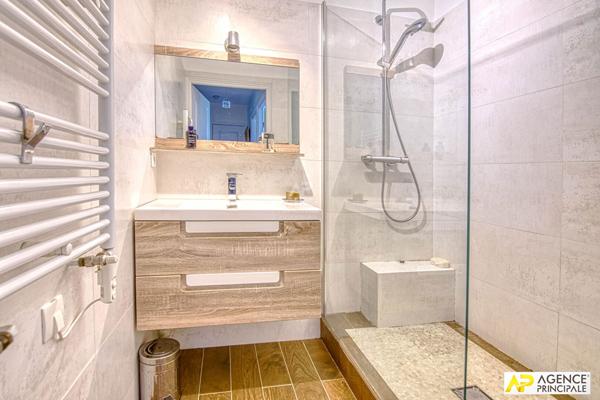 Le Chesnay Saint jean - Maison familiale 7 pièces de 222 m2 au sol sur parcelle d'environ 300 m2 avec son sous sol total et garage €1 250 000 ** - Référence 27905