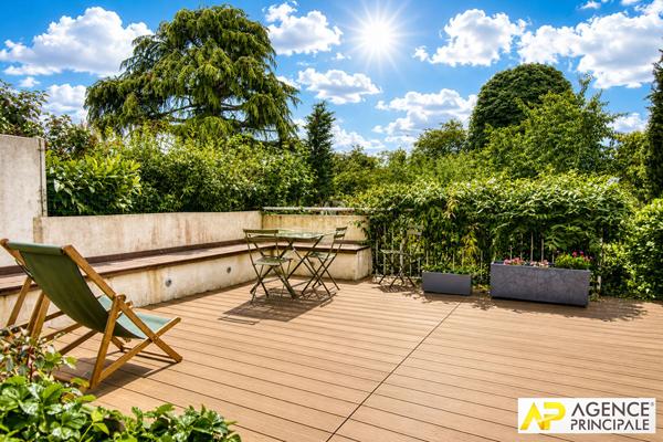 Le Chesnay Saint jean - Maison familiale 7 pièces de 222 m2 au sol sur parcelle d'environ 300 m2 avec son sous sol total et garage €1 250 000 ** - Référence 27905