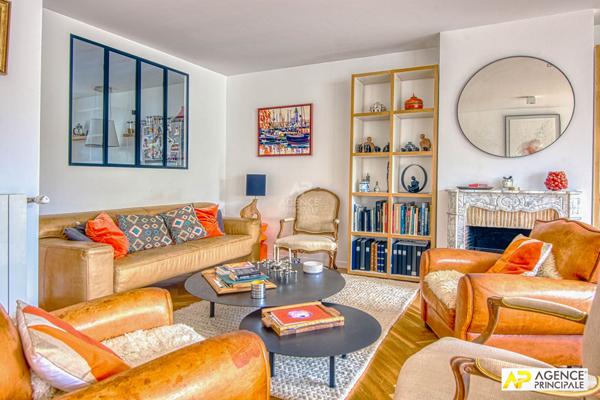 Le Chesnay Saint jean - Maison familiale 7 pièces de 222 m2 au sol sur parcelle d'environ 300 m2 avec son sous sol total et garage €1 250 000 ** - Référence 27905