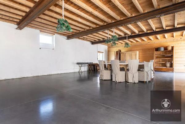 Vente Propriété 13 pièces 425 m2 à Cleppé