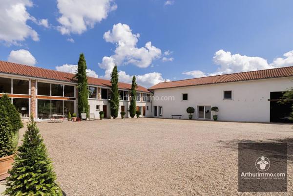 Vente Propriété 13 pièces 425 m2 à Cleppé