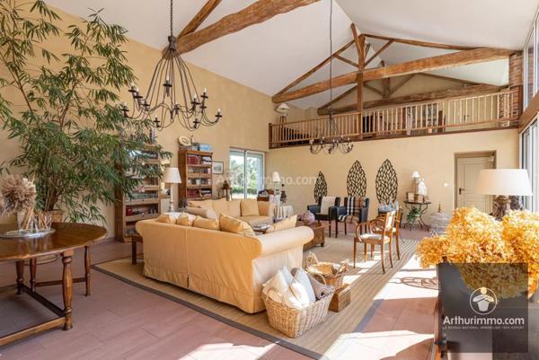 Vente Propriété 13 pièces 425 m2 à Cleppé