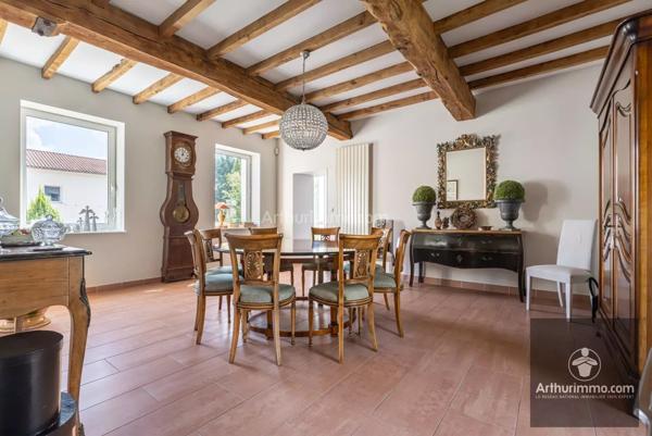 Vente Propriété 13 pièces 425 m2 à Cleppé