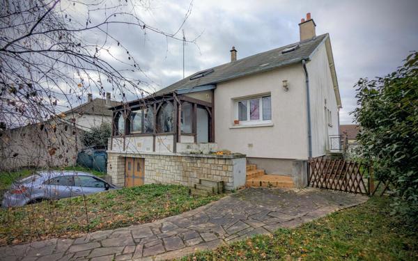 Maison à vendre    4 pièces • 105,06 m2 Saint-Jean-de-la-Ruelle