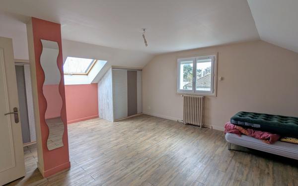 Maison à vendre    4 pièces • 105,06 m2 Saint-Jean-de-la-Ruelle